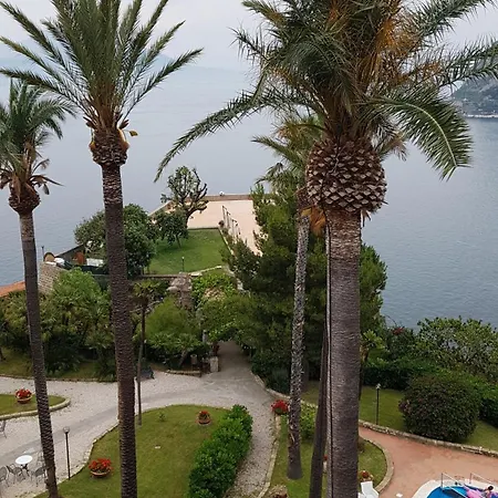 Daire With Sea View A *
